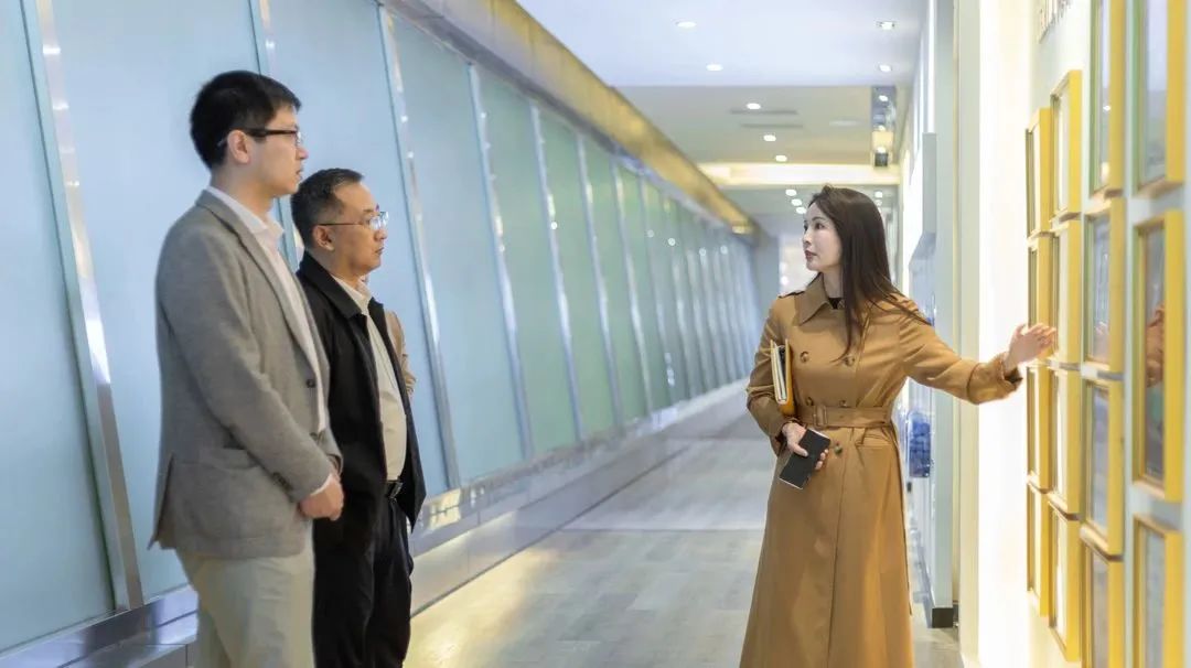 toured the corporate culture exhibition hall of Tianyuan Group