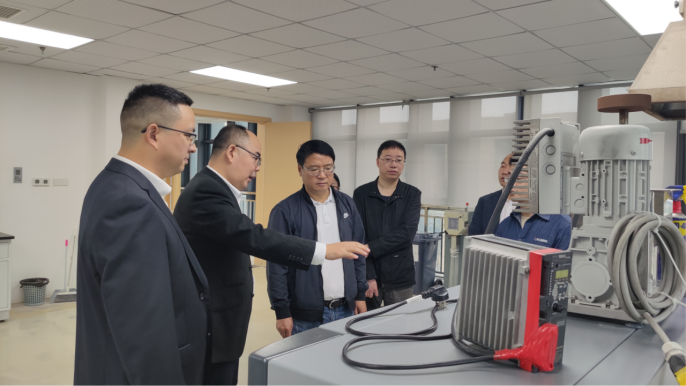 Yibin Municipal Science and Technology Bureau Leaders Visit Tianyi New Materials R&D Laboratory